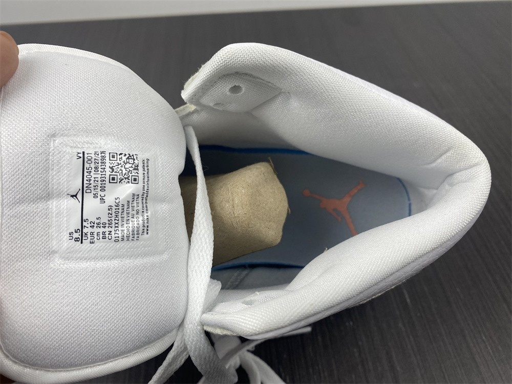 Air Jordan 1 Mid SE “Light Iron Ore” DN4045-001