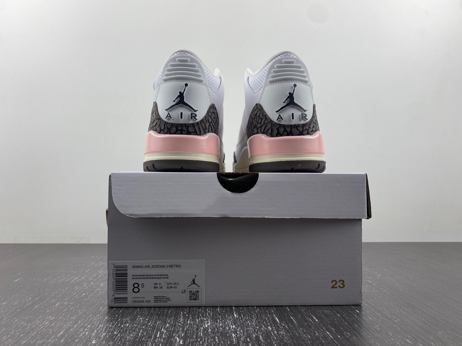 Air Jordan 3 WMNS “Neapolitan” CK9246-102