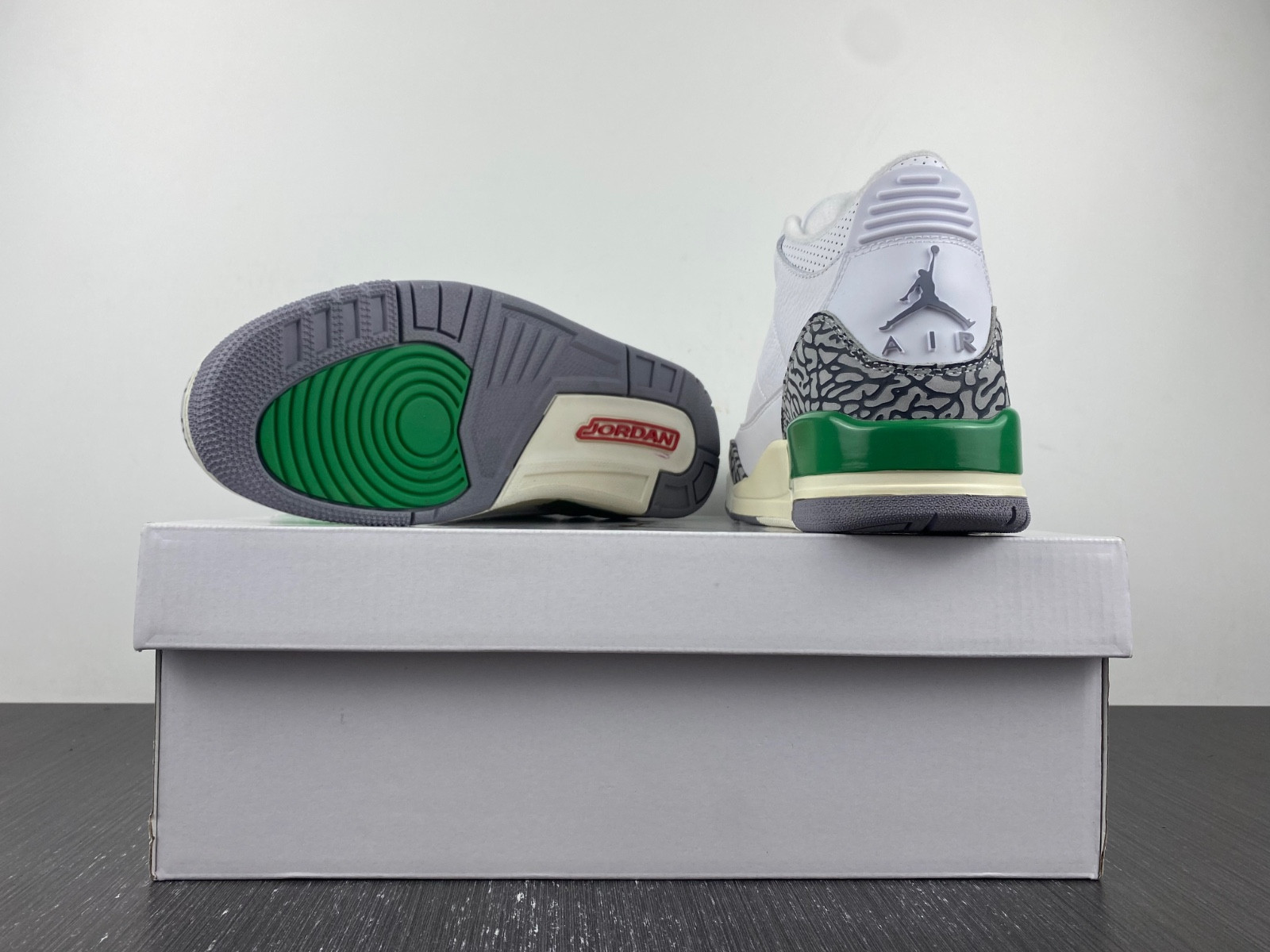 Jordan 3 Retro Lucky Green (W) CK9646-136