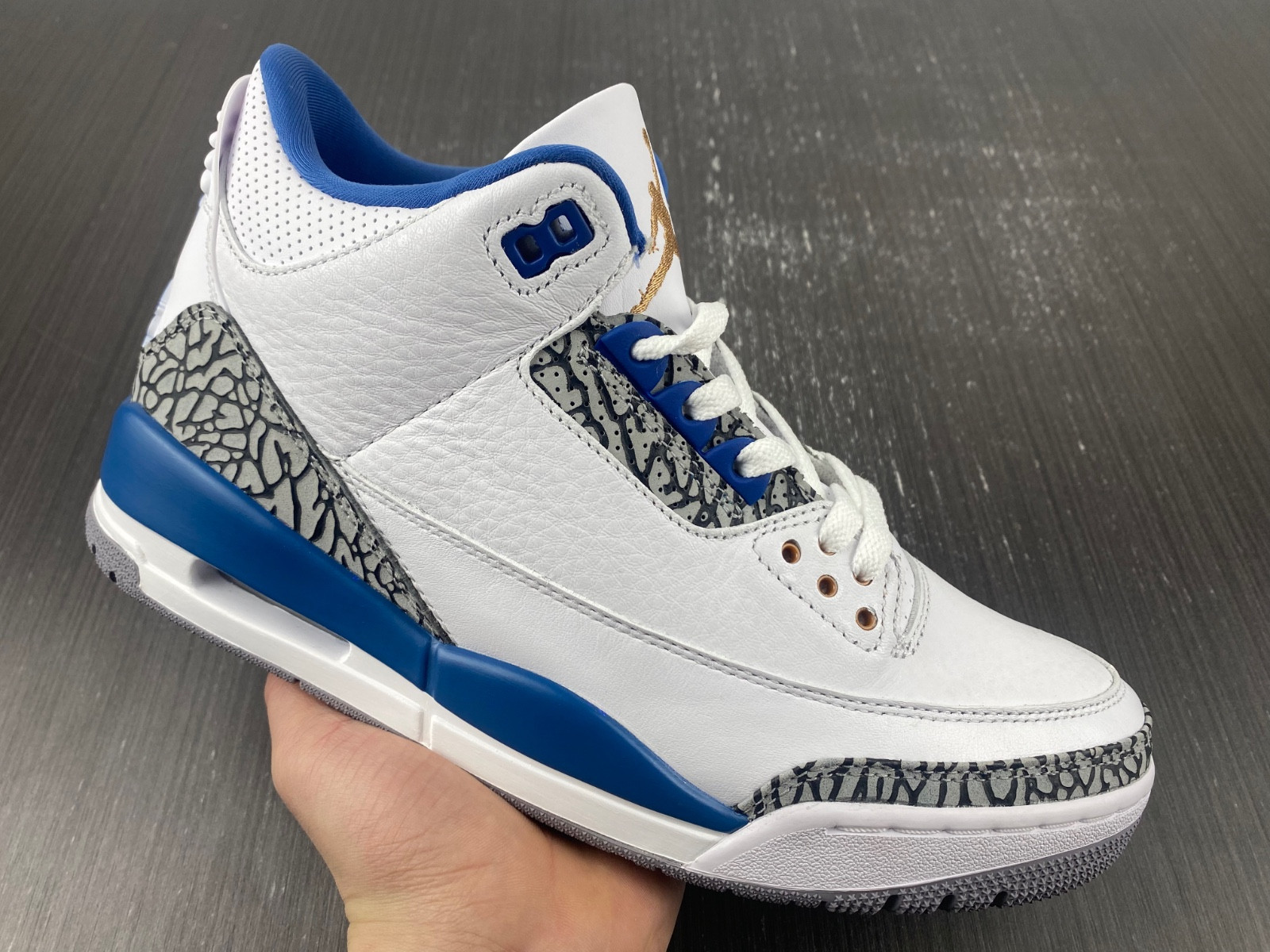 Air Jordan 3 “Wizards” CT8532-148