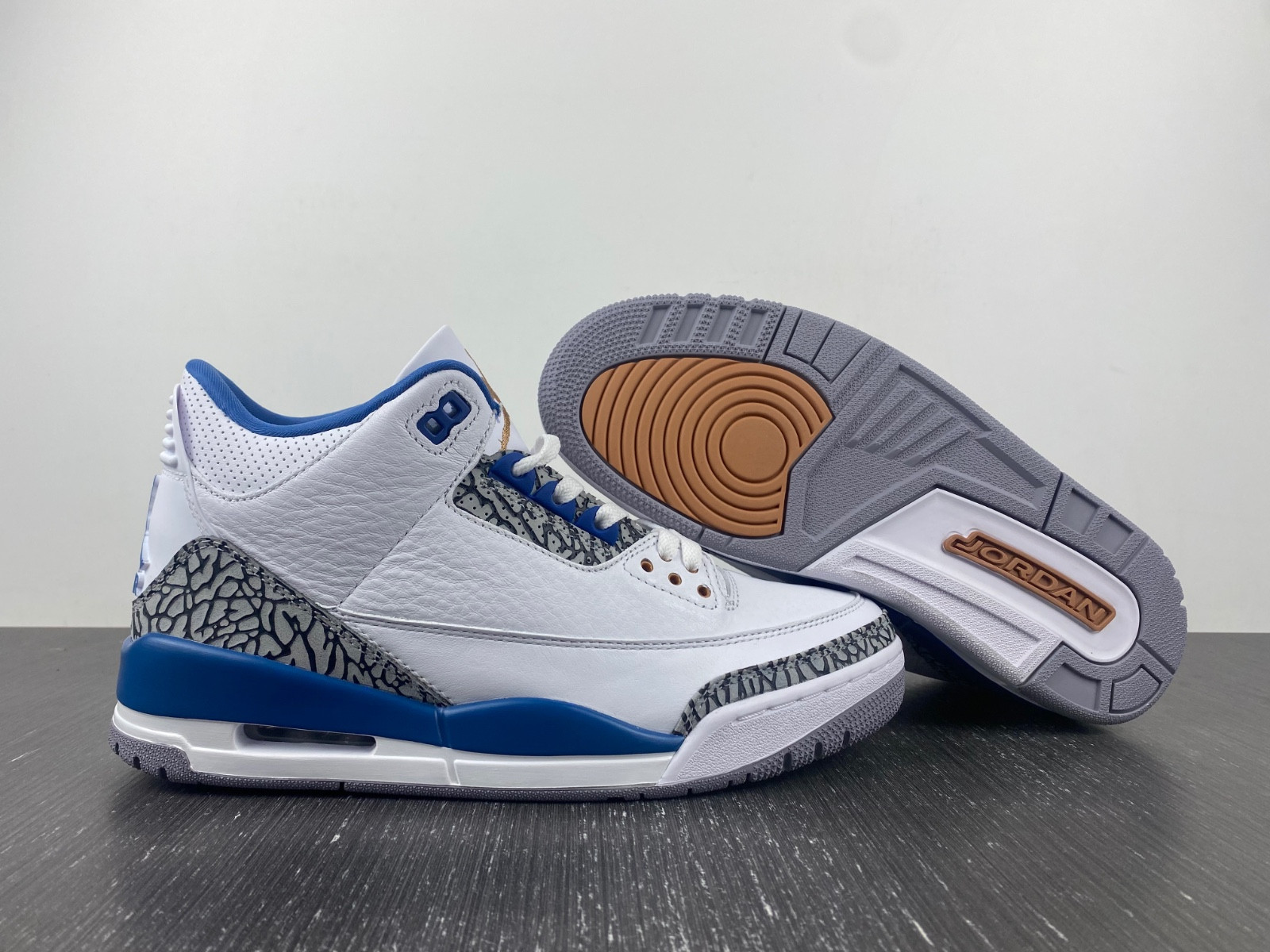 Air Jordan 3 “Wizards” CT8532-148