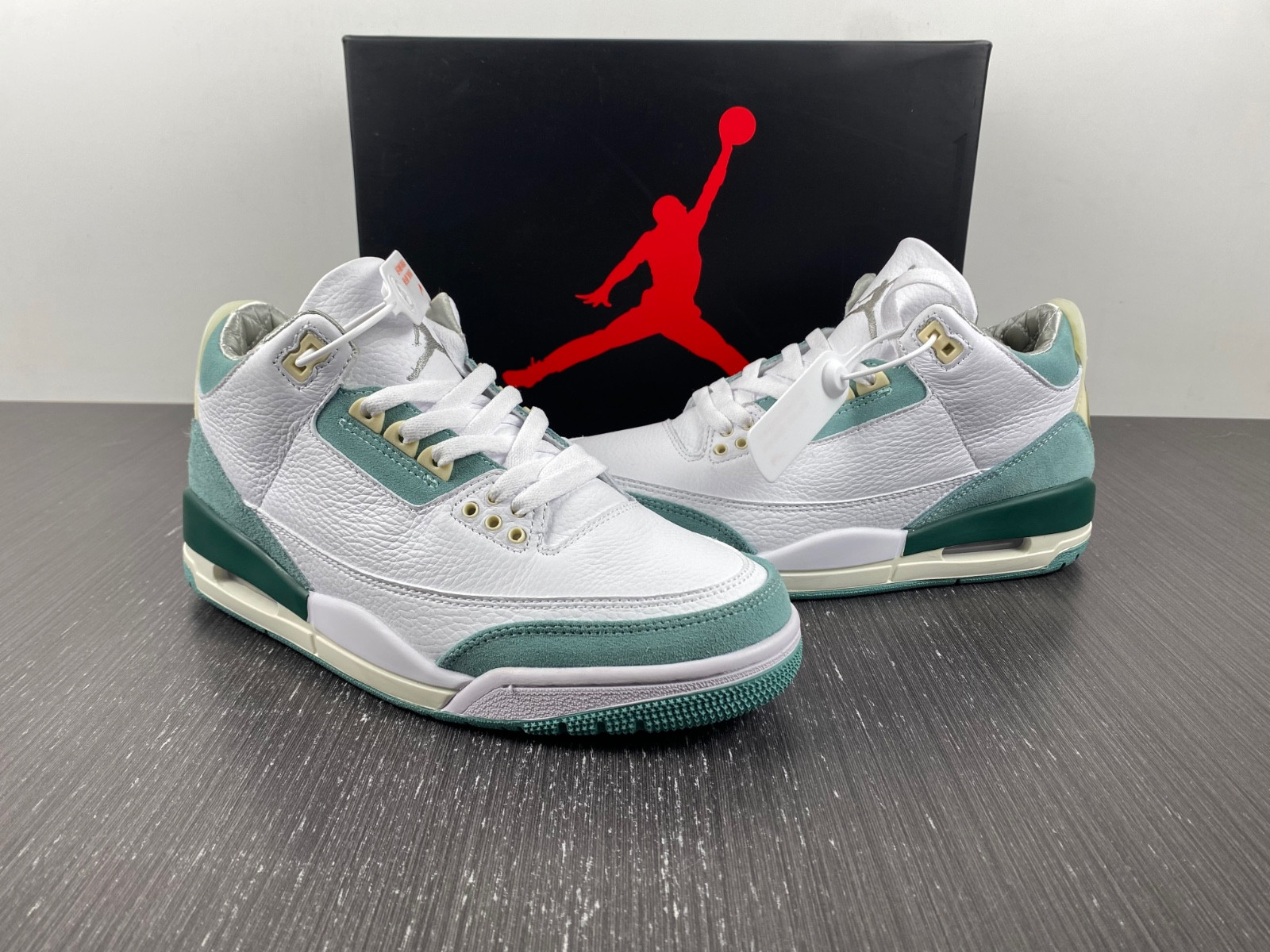 Air Jordan 3 DT8532-130