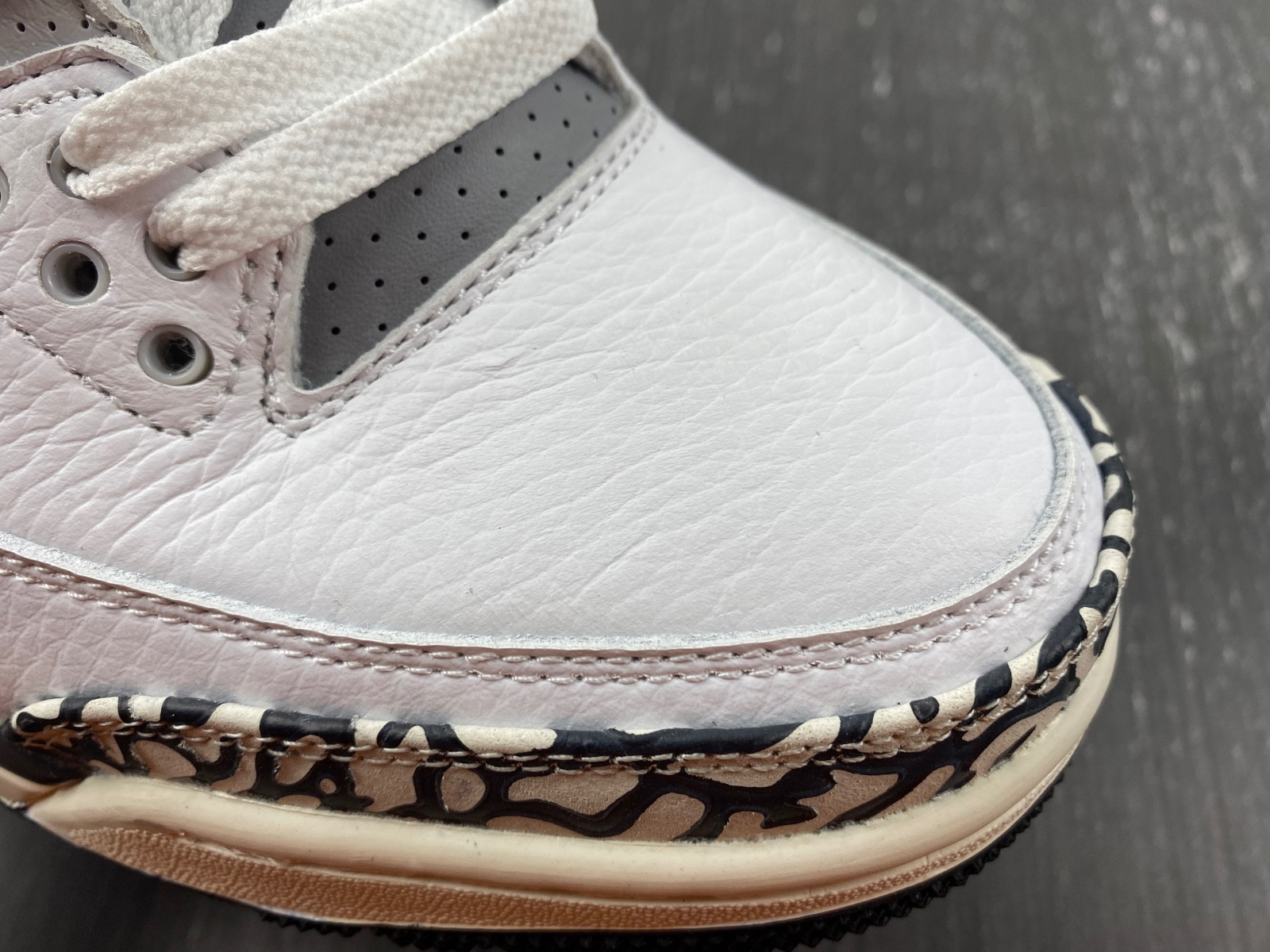 Air Jordan 3 GS “Hide N’ Sneak” DX6665-100