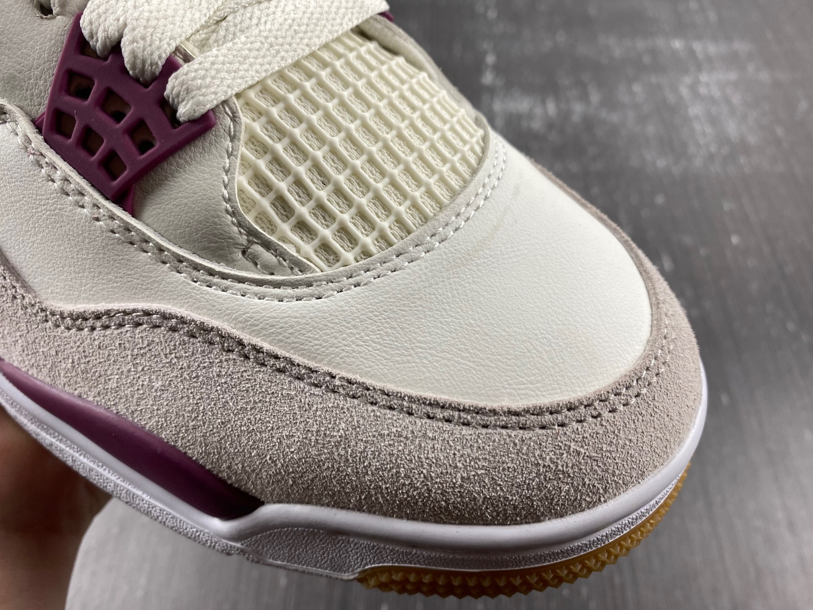 SB x Jordan 4 “Sapphire DR5415-102