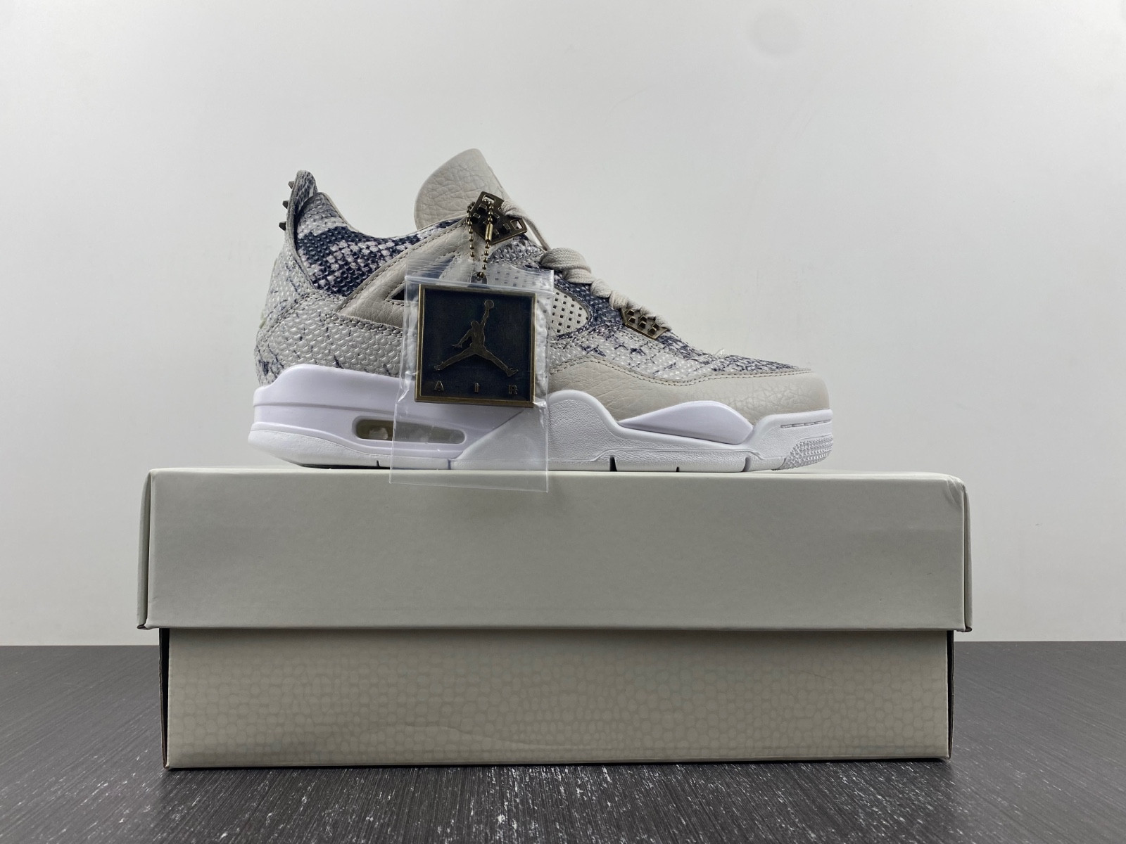AIR JORDAN 4 RETRO PREMIUM "PINNACLE "SNAKESKIN" 819139-030