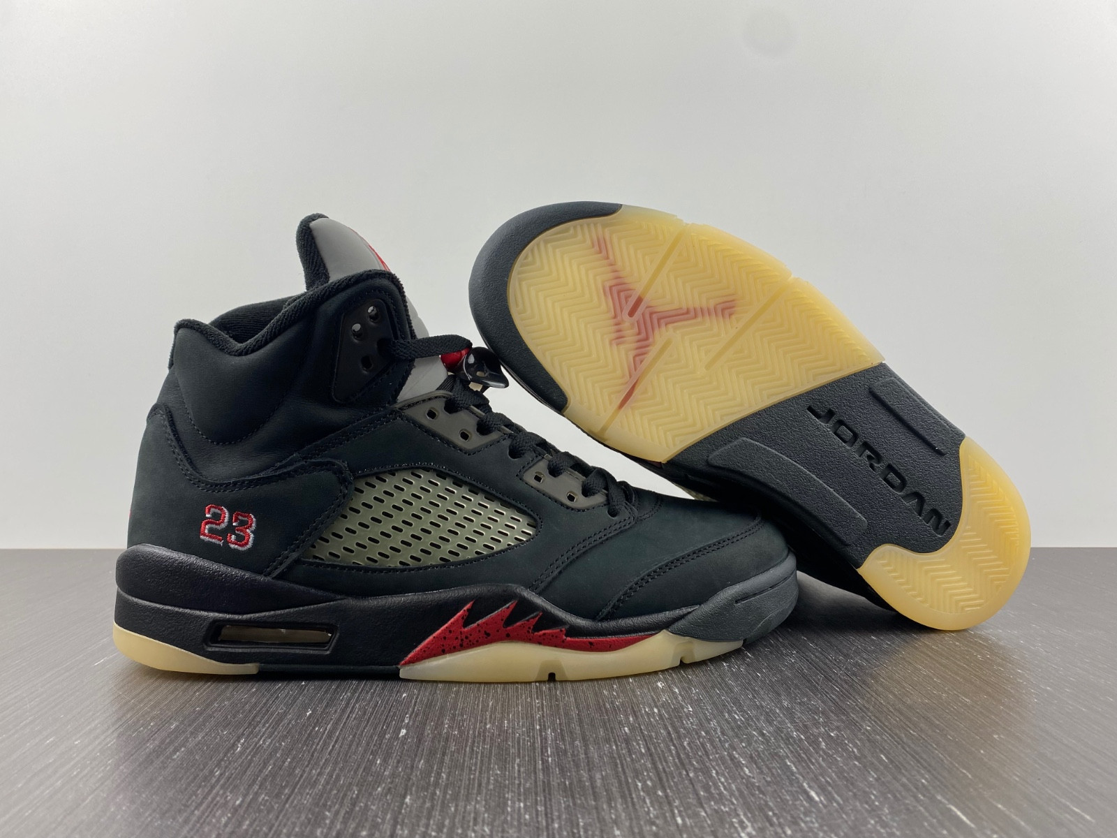 Air Jordan 5 Gore-Tex “Off Noir” DR0092-001