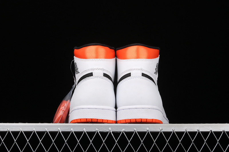 Air Jordan 1 High OG “Electro Orange” 555088-180