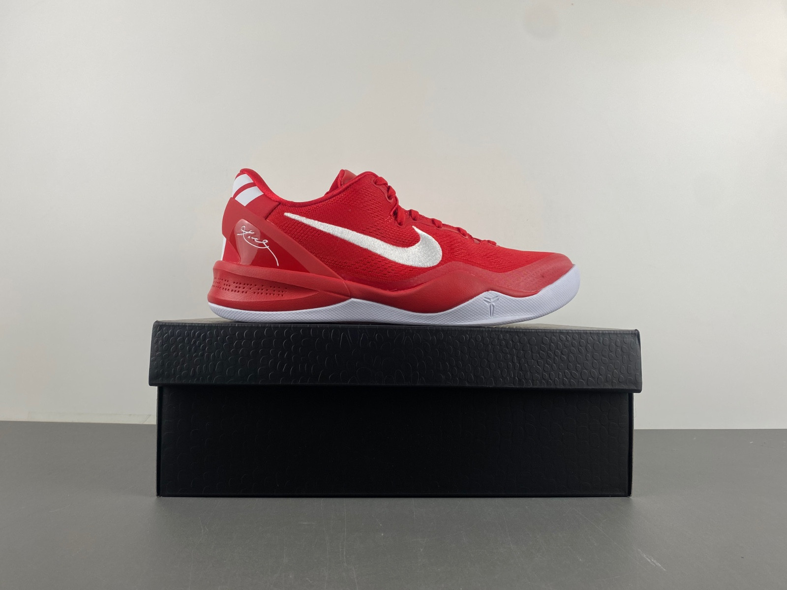 Nike Kobe 8 Protro “University Red” HF9550-600