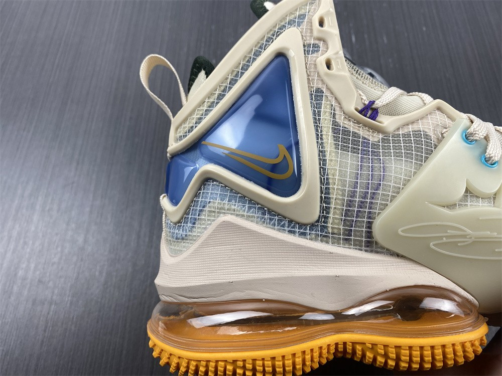 Nike LeBron 19 DC9341-200