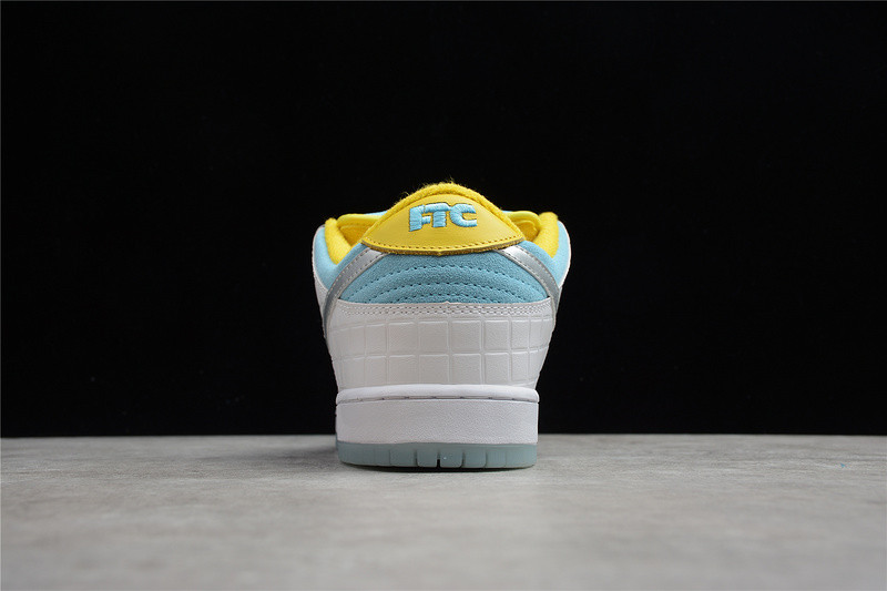 FTC x Nike SB Dunk Low DH7687-400