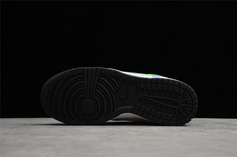 Nike Dunk Low WMNS “Green Strike” DD1503-106