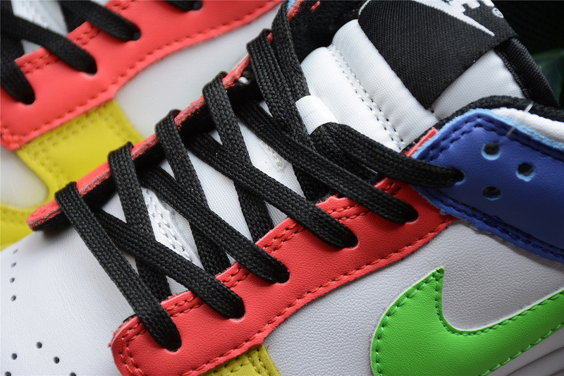 Nike Dunk Low WMNS “Green Strike” DD1503-106