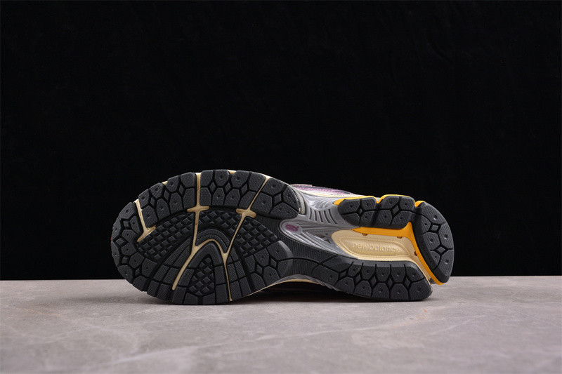 New Balance M1906RRA