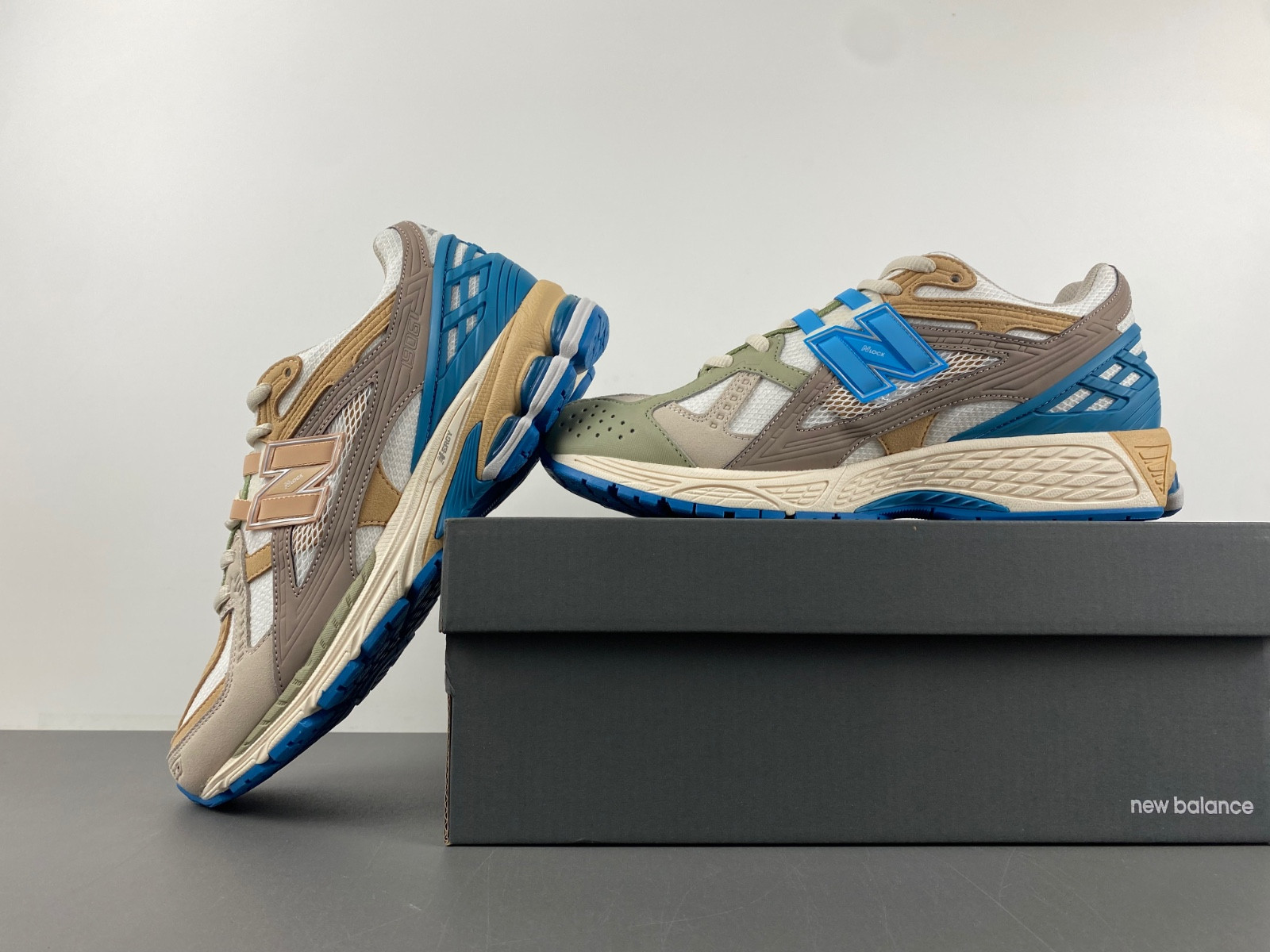 New New Balance M1000CA