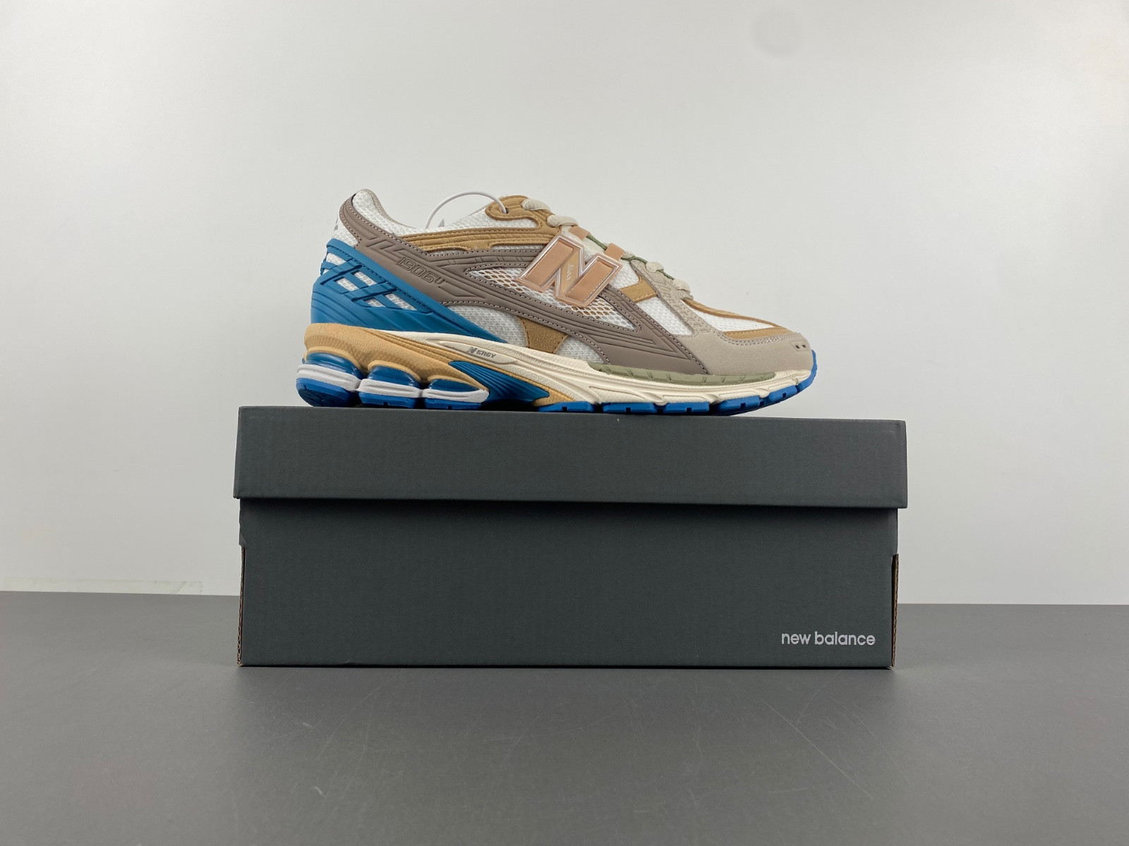 New New Balance M1000CA