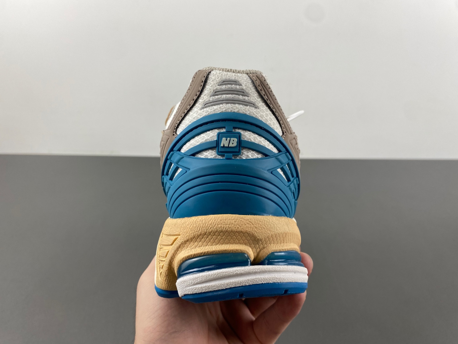 New New Balance M1000CA