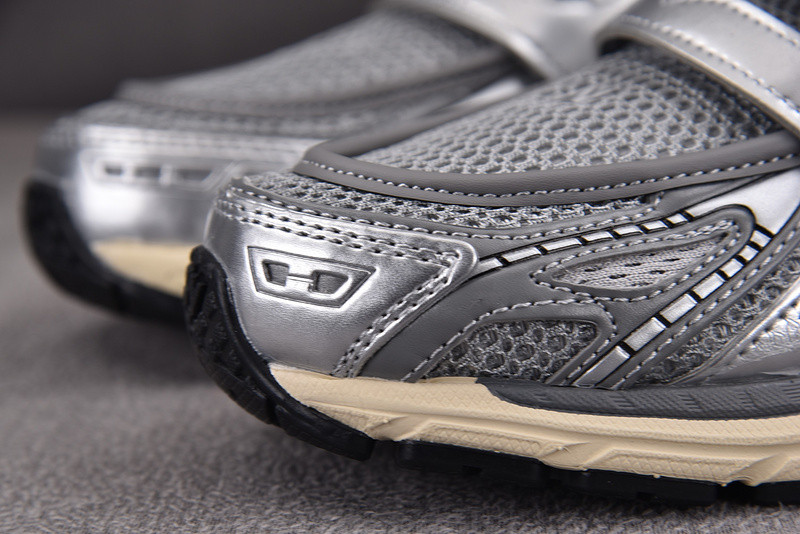 New Balance 1906L Metallic Silver U1906LAE