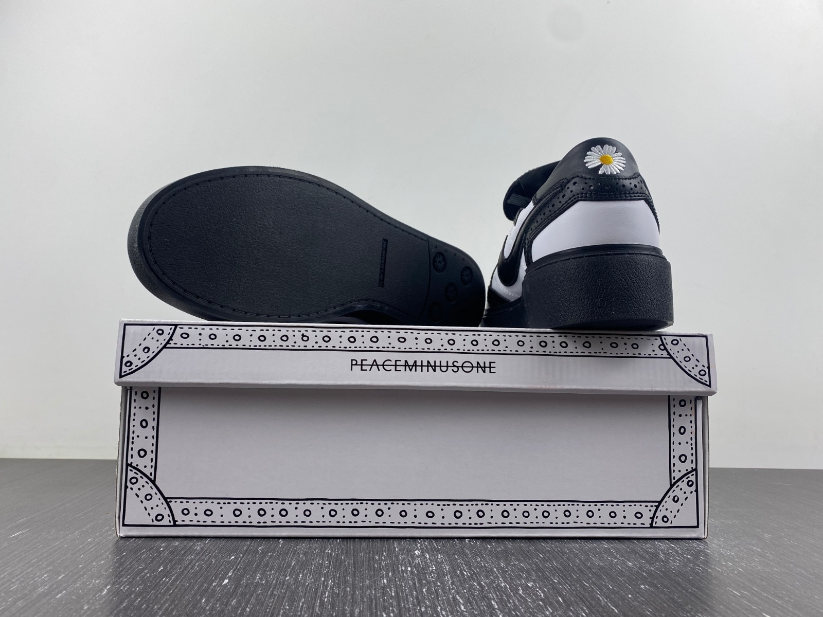 Peaceminusone x Nike Kwondo 1 “Panda” DH2482-101