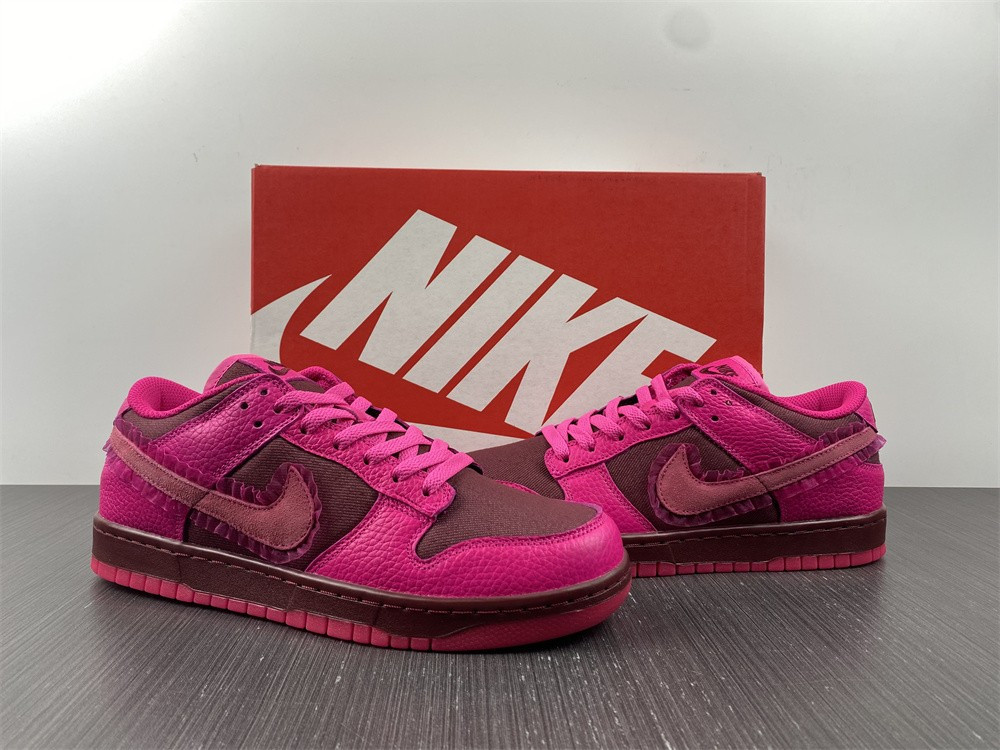 Nike Dunk Low WMNS “Valentine’s Day” DQ9324-600