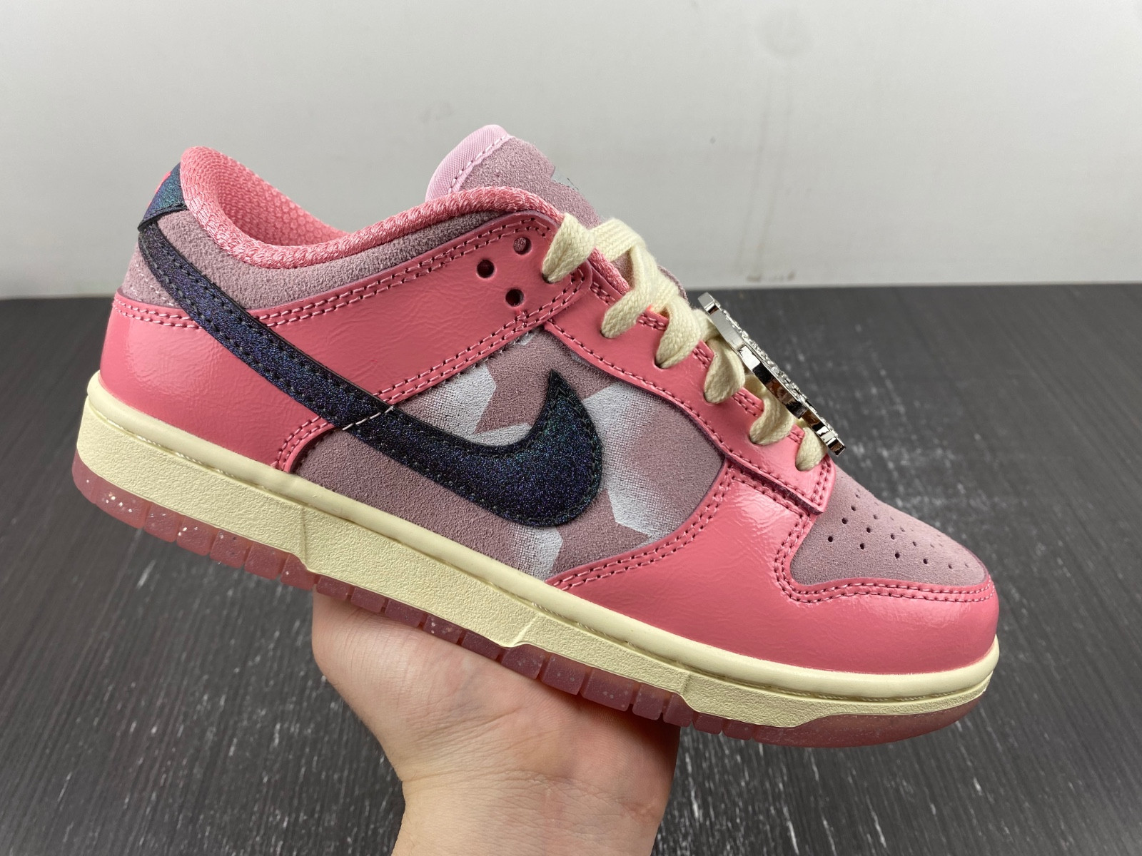 Nike Dunk Low “Barbie” FN8927-621