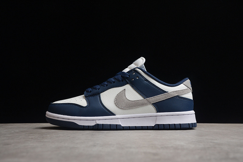 Nike Dunk Low “Midnight Navy” FD9749-400