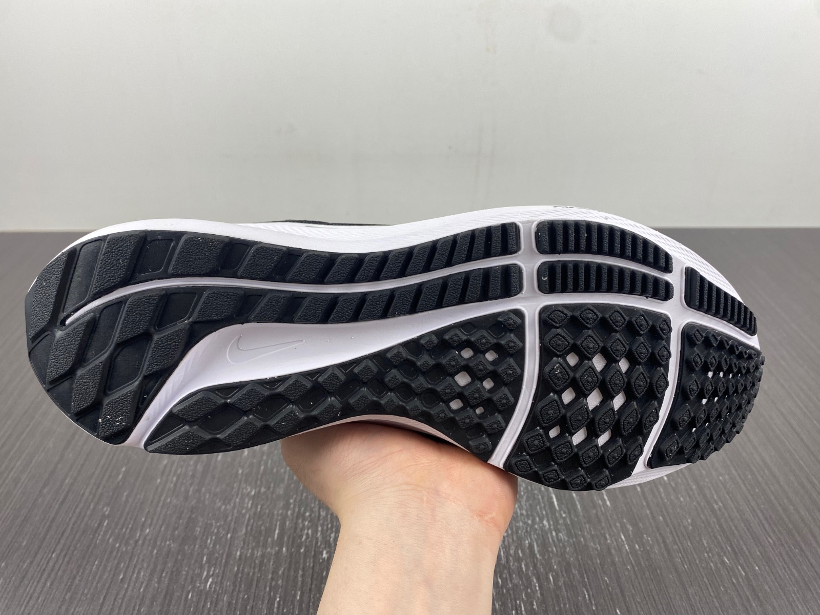 NIKE AIR ZOOM PEGASUS 40 DV7480-001