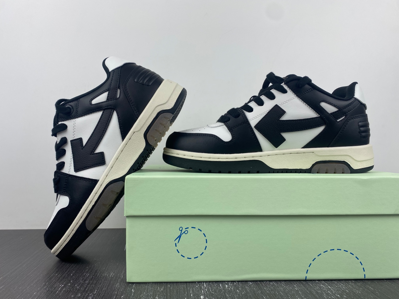 Off White GYM Sneaker