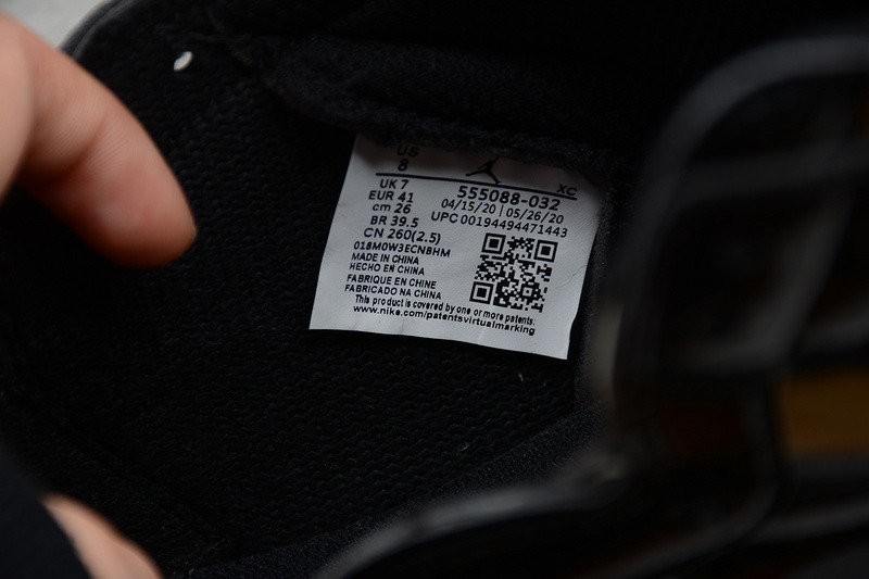 Air Jordan 1 Retro High Patent Black Toe 555088-032