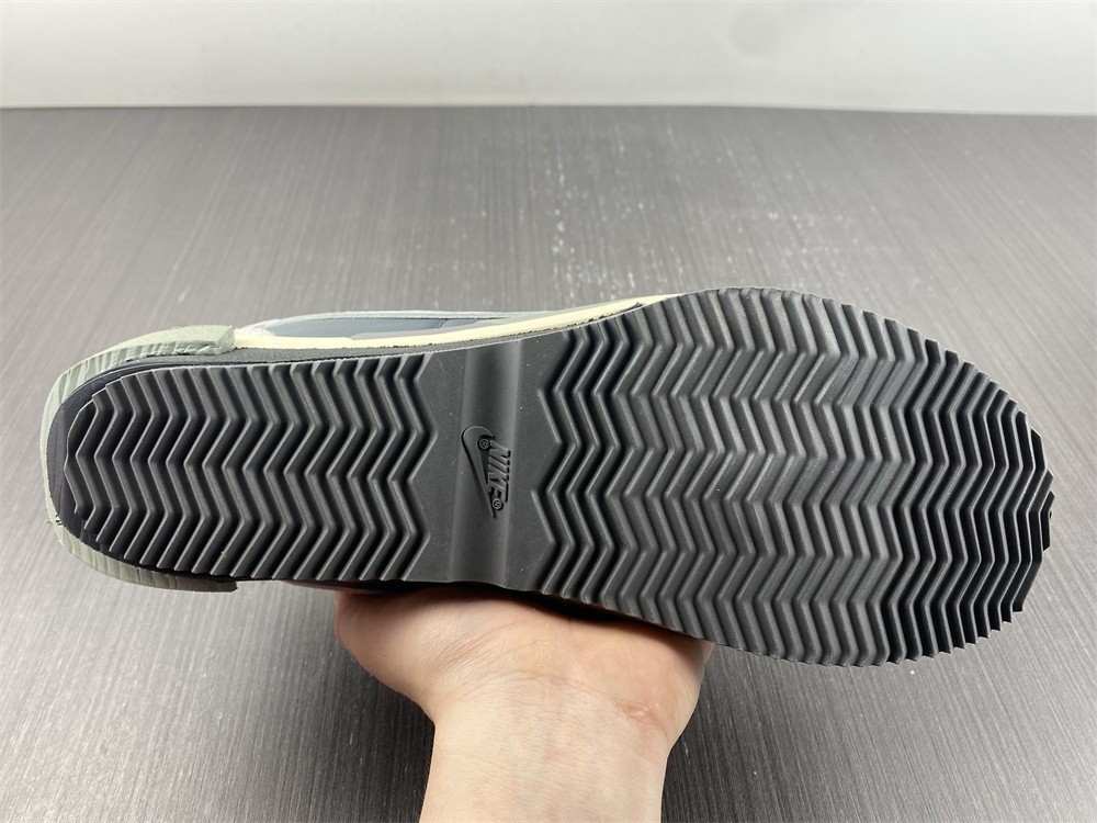 Sacai x Nk Zoom Cortez 4.0 DQ0581-001