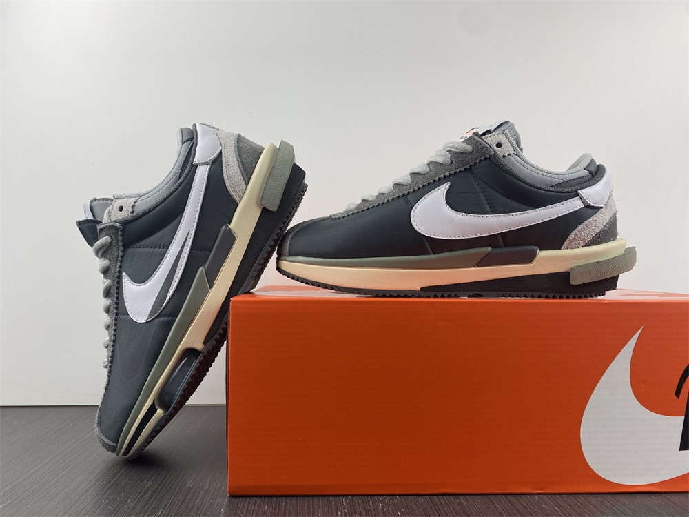 Sacai x Nk Zoom Cortez 4.0 DQ0581-001
