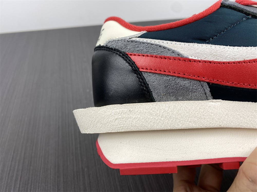 Undercover x Sacai x Nk LDWaffle 2.0 DJ4877-300