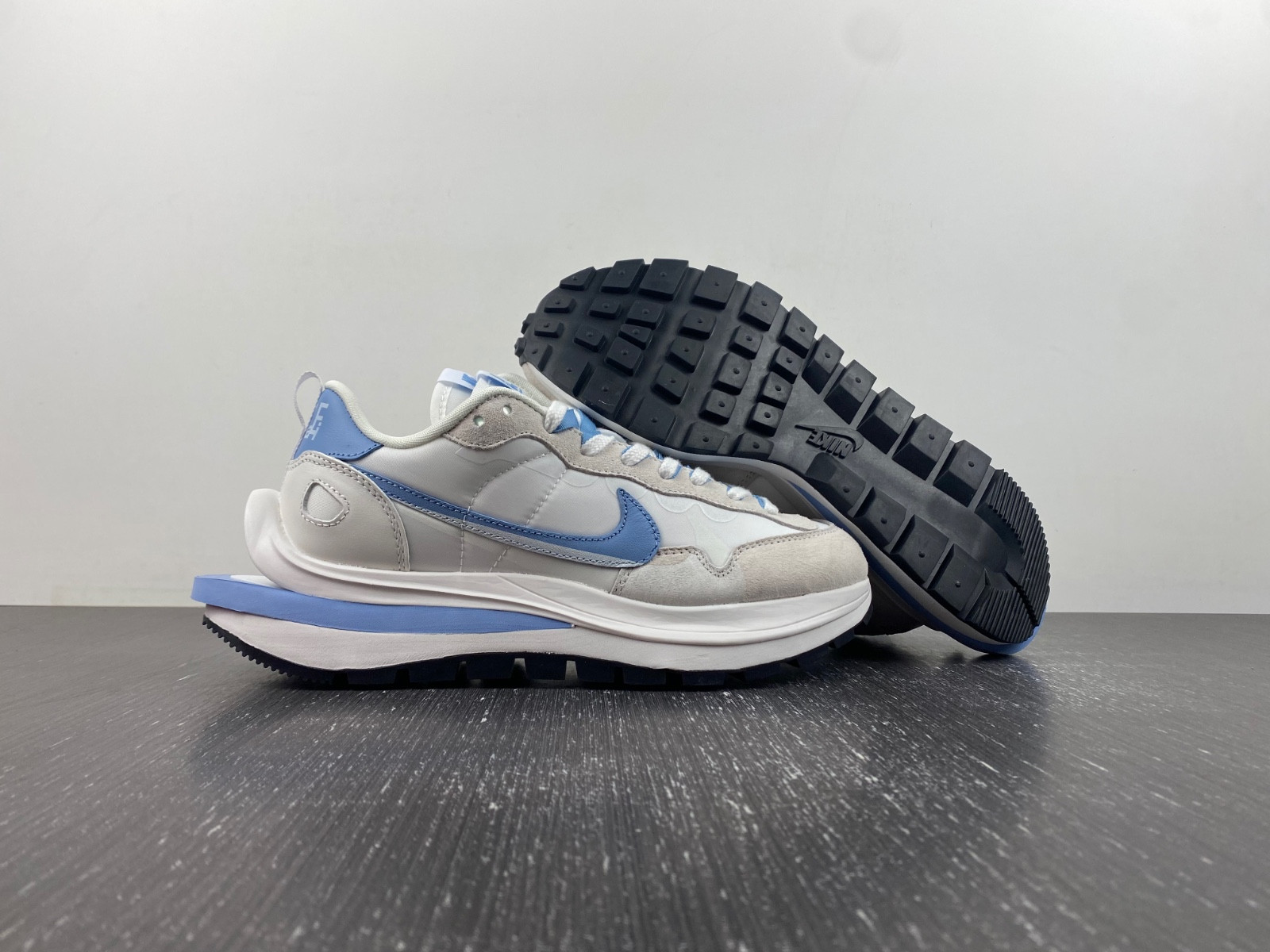 Sacai x Nike DD1875-112