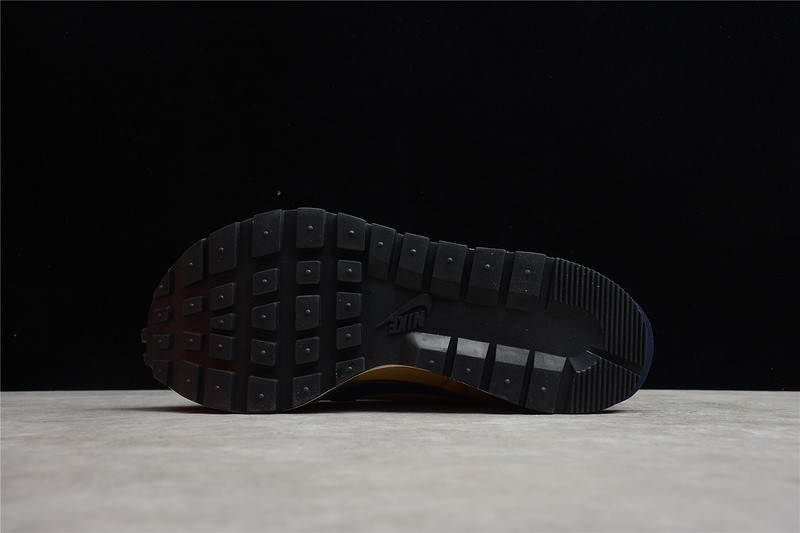 Nike Vaporwaffle sacai Sesame Blue Void DD1875-200