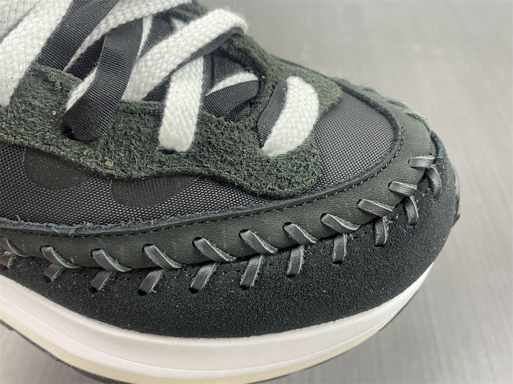 Nike Vaporwaffle sacai Jean Paul Gaultier Black White DH9186-001