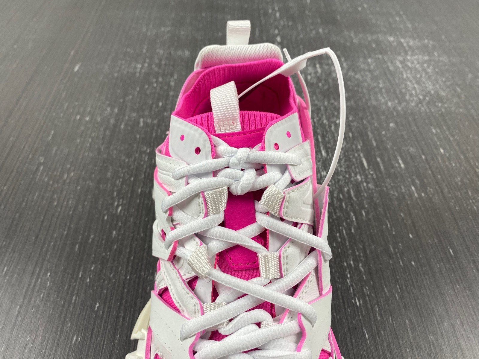 Ba*len*cia*ga track 736328 w3skc 9055