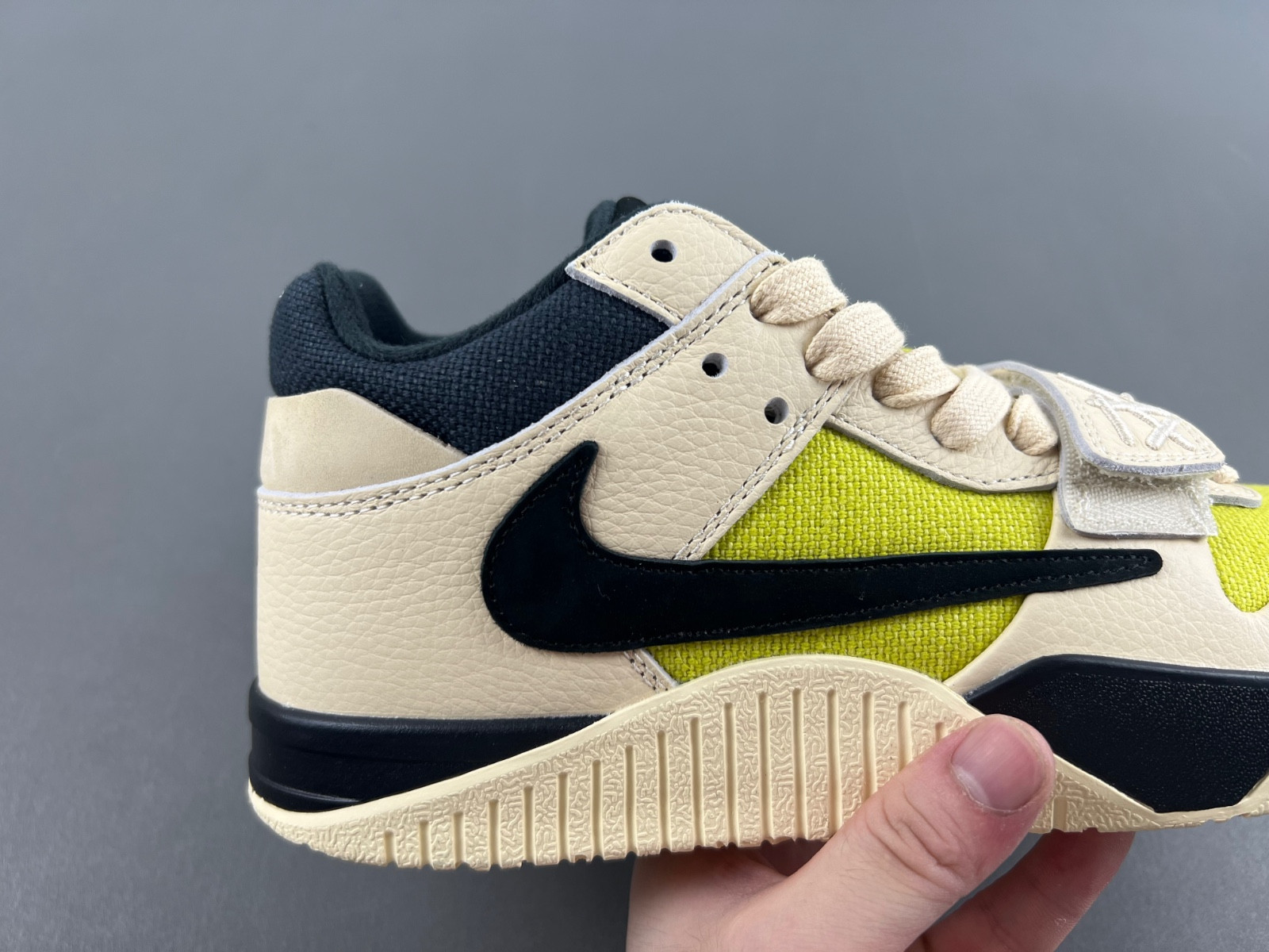 Travis Scott x Jordan Jumpman FZ8117-102