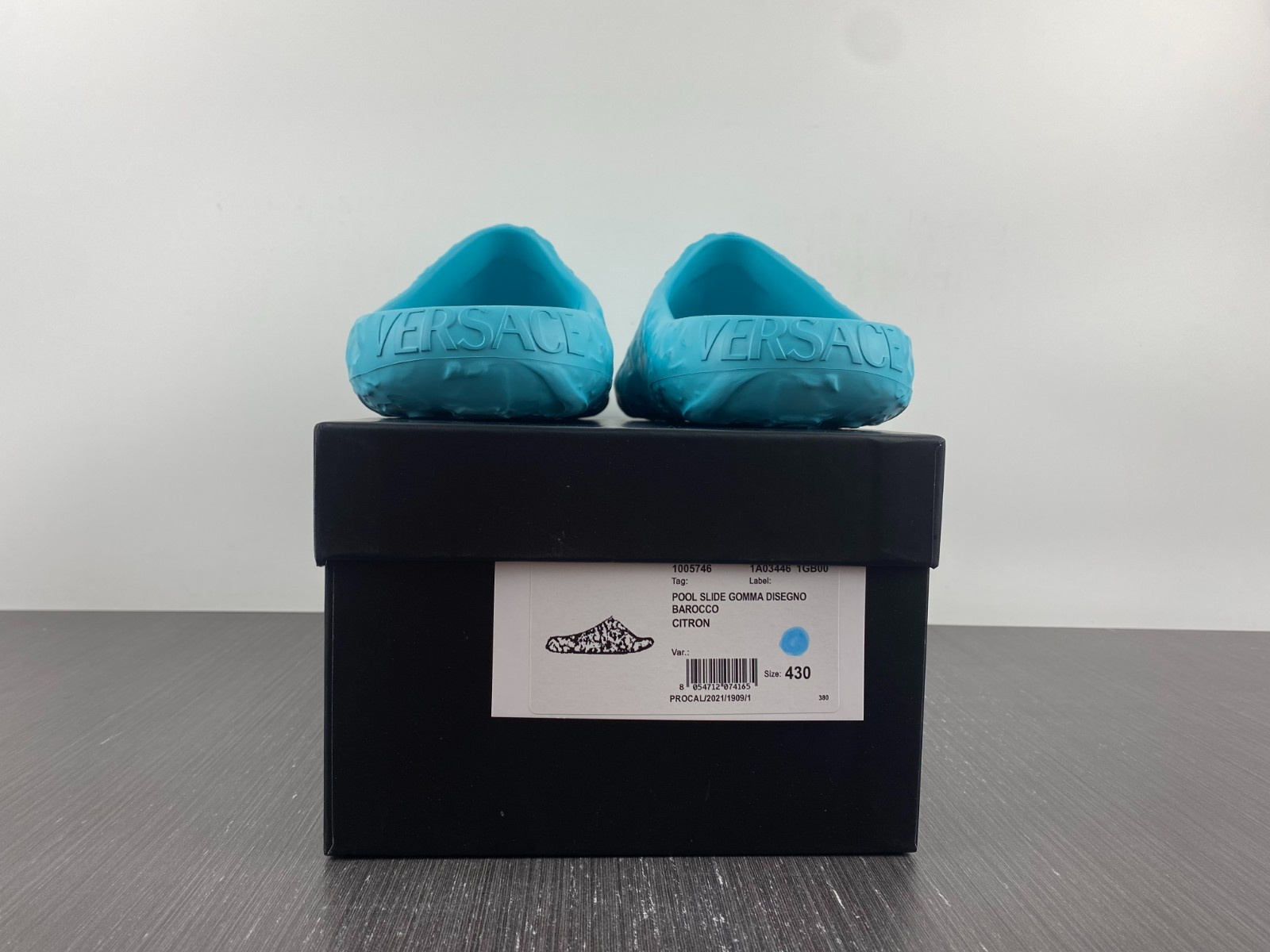 VERSACE slides