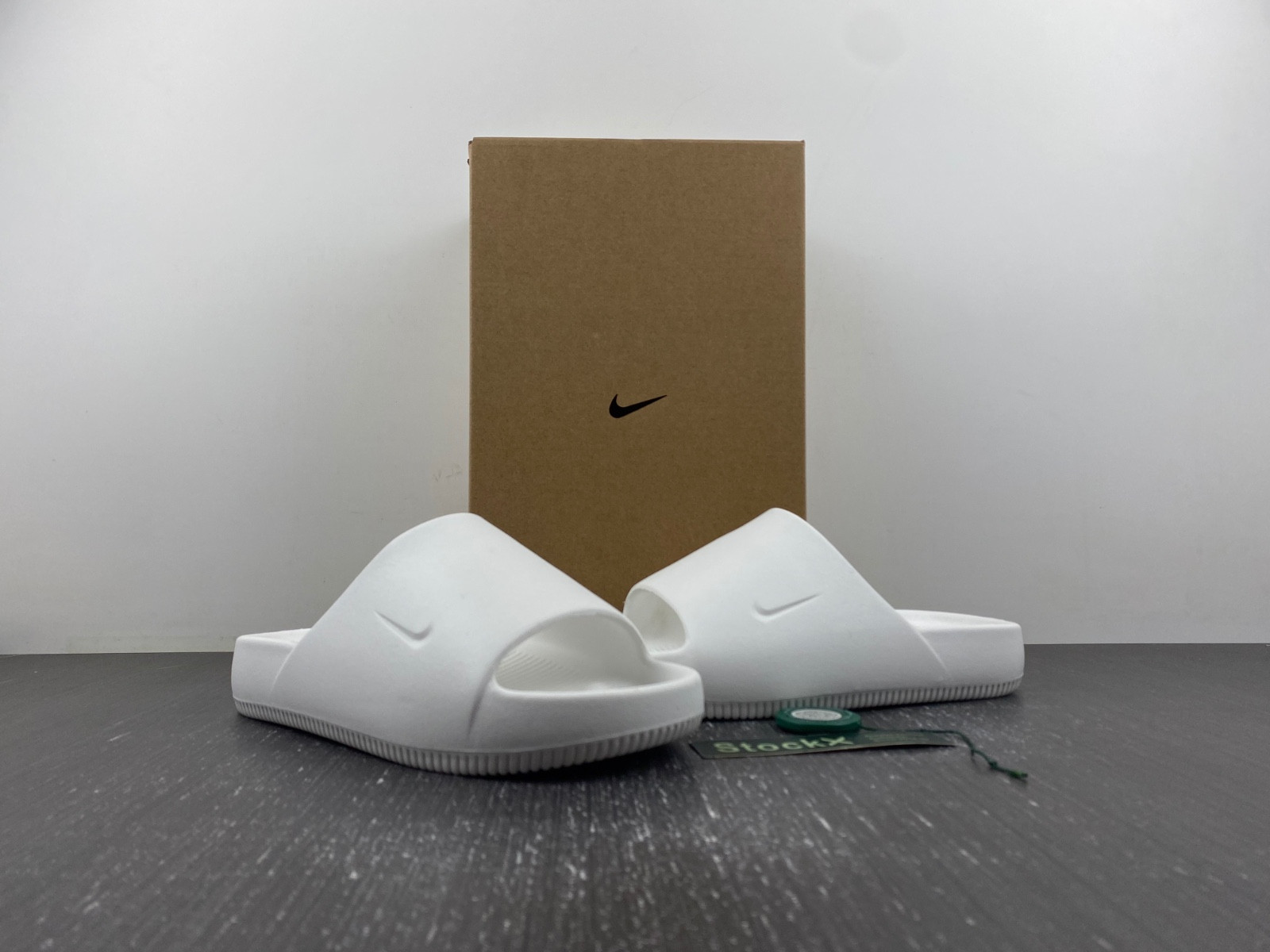 Nike Calm Slides FD4116-100