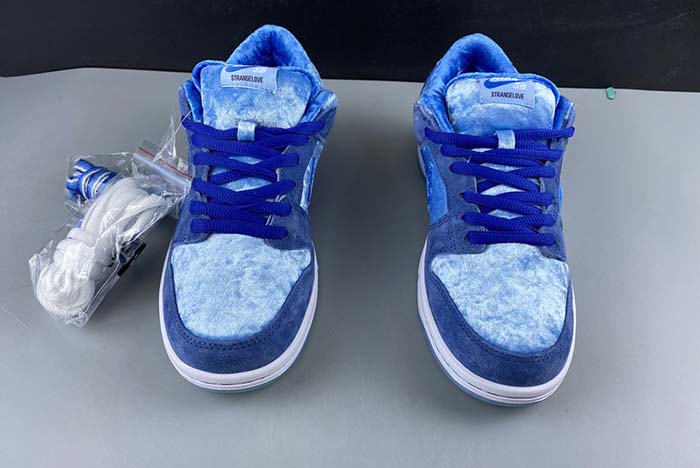Strangelove x NK Sb Dunk Low 2020 CT2552-400