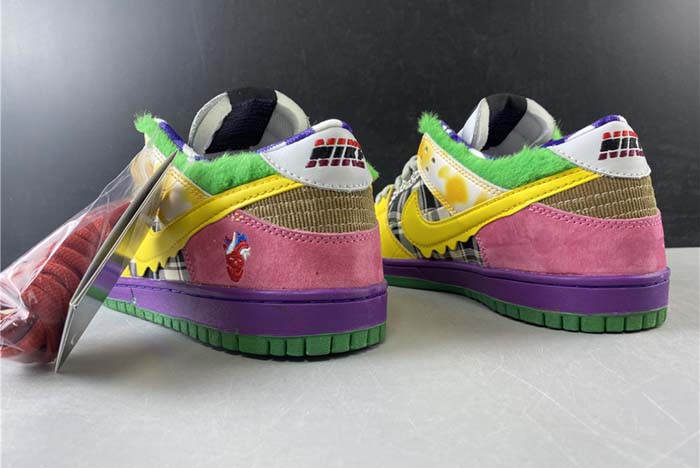 Nike SB Dunk Low 318403-137