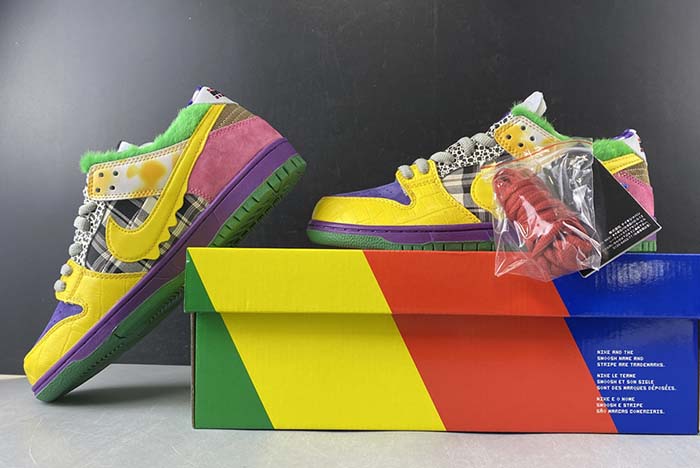 Nike SB Dunk Low 318403-137