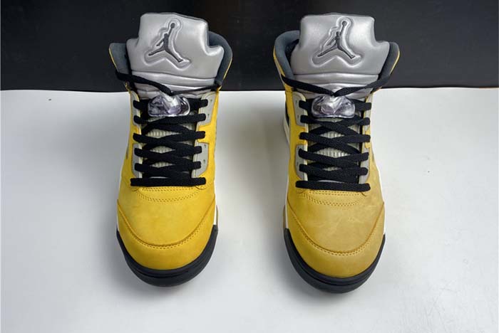 AJ5 Air Jordan Tokyo 454783-701