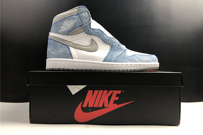 Air Jordan 1“ Hype Royal” 555088-402