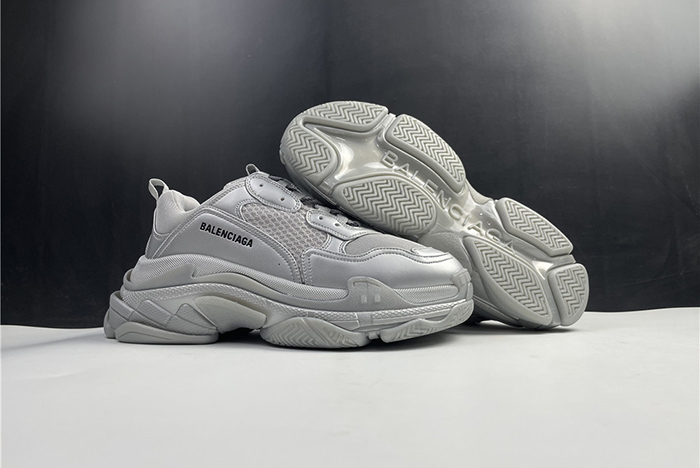 Ba*len*cia*ga triple s trainers  536737 w2fs2 8100
