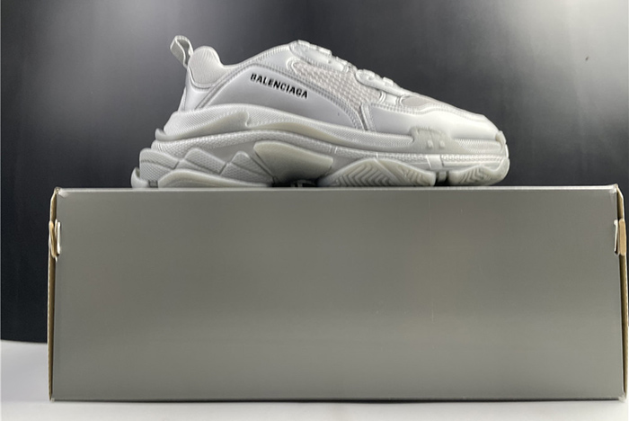 Ba*len*cia*ga triple s trainers  536737 w2fs2 8100
