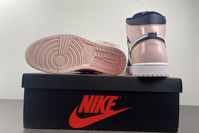 Air Jordan 1 High OG “Atmosphere”  DD9335-641