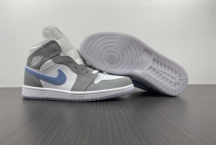 Air Jordan 1 Mid BQ6472-105