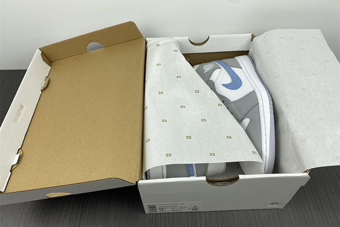 Air Jordan 1 Mid BQ6472-105