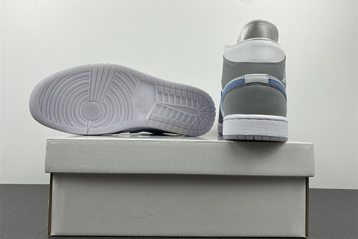 Air Jordan 1 Mid BQ6472-105