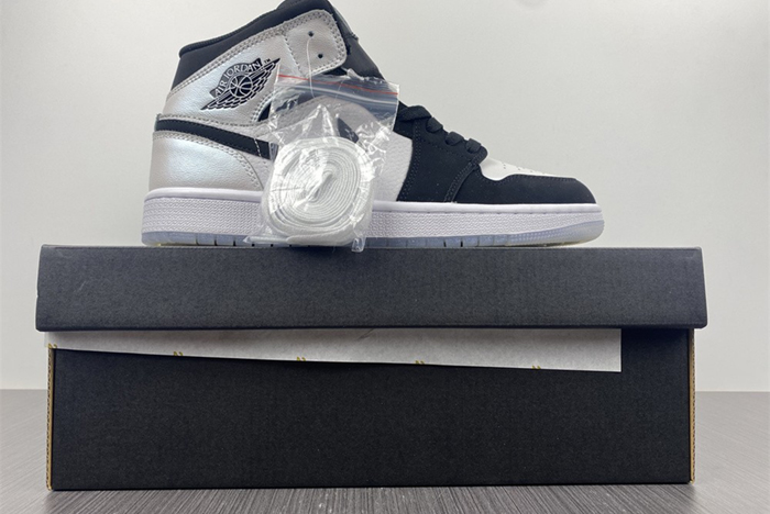 Air Jordan 1 Mid “Diamond Shorts DH6933-100